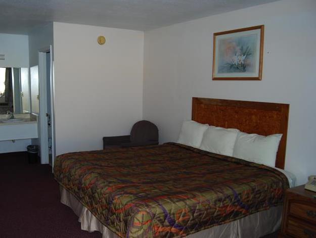 Budget Inn And Suites Siloam Springs Exterior photo