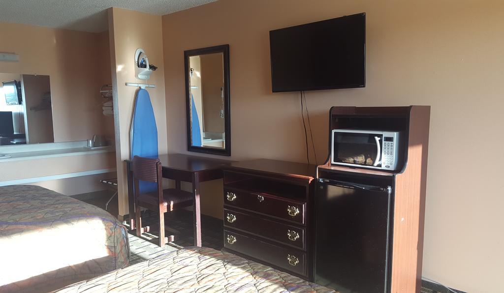 Budget Inn And Suites Siloam Springs Exterior photo