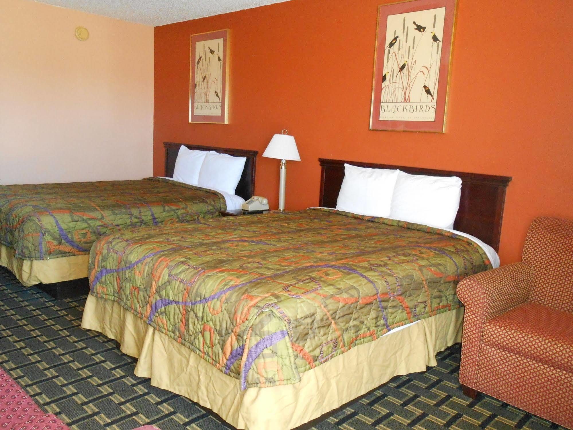 Budget Inn And Suites Siloam Springs Exterior photo