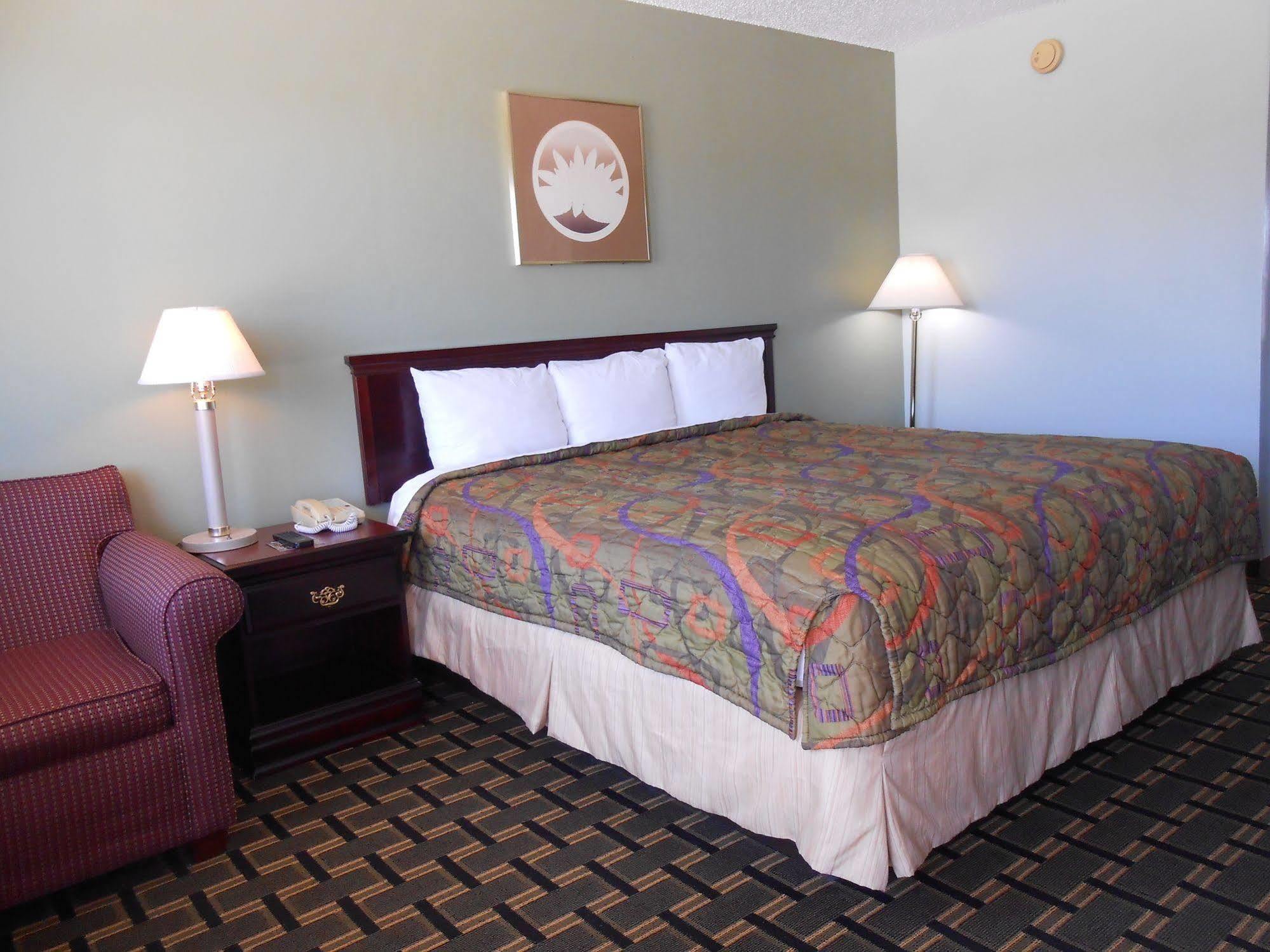 Budget Inn And Suites Siloam Springs Exterior photo