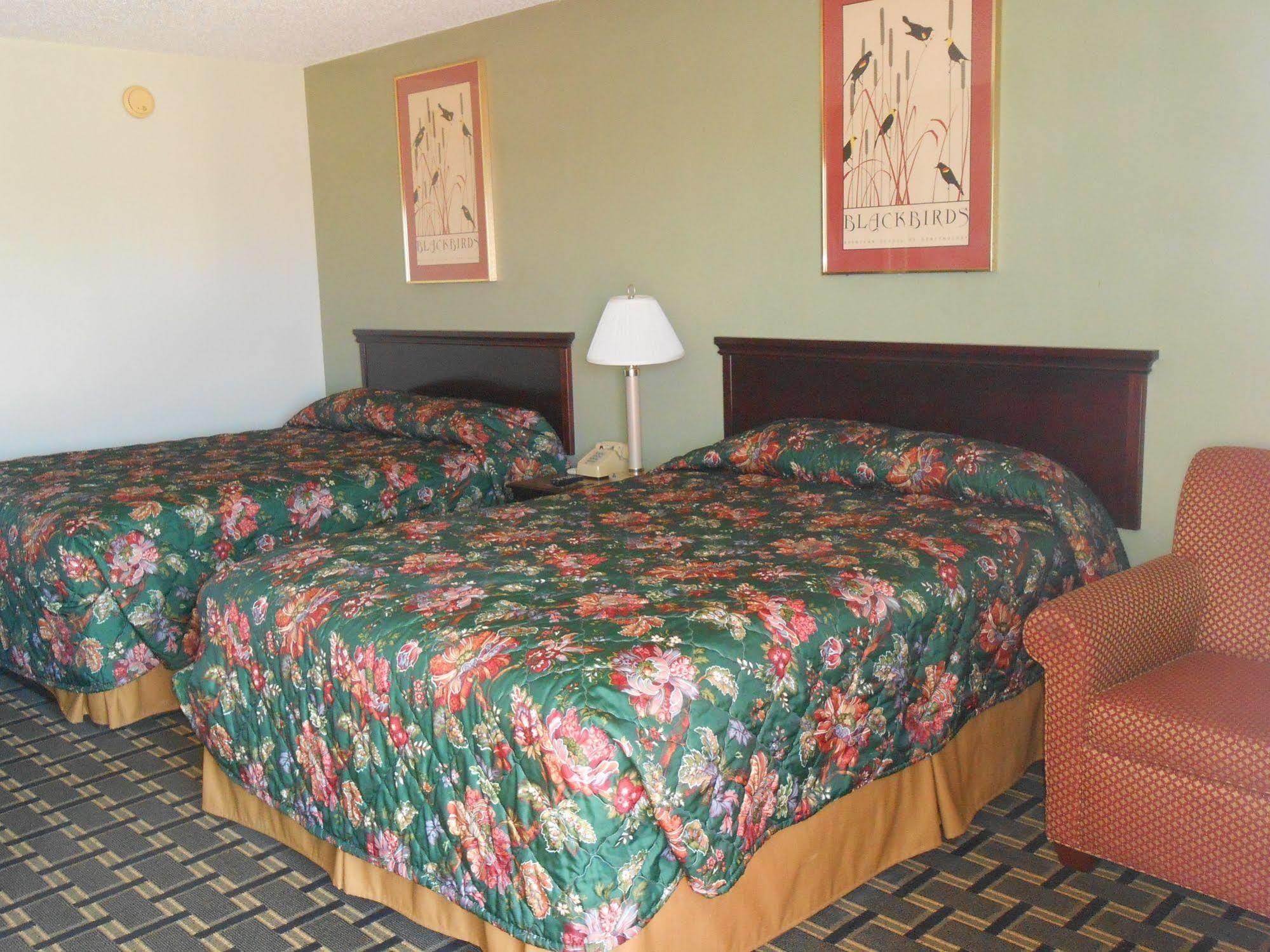 Budget Inn And Suites Siloam Springs Exterior photo
